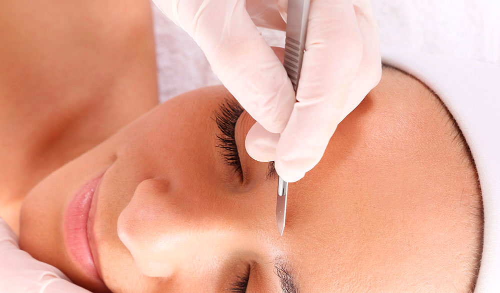 Dermaplanning facial